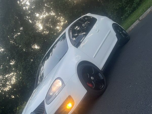 Volkswagen Golf Hatchback, Petrol, 2007, White