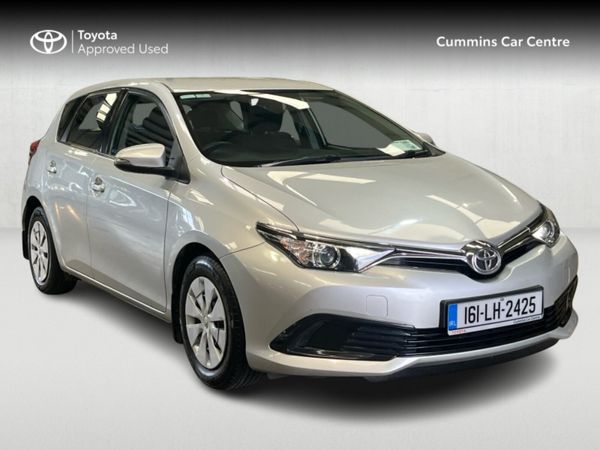 Toyota Auris Hatchback, Diesel, 2016, Silver
