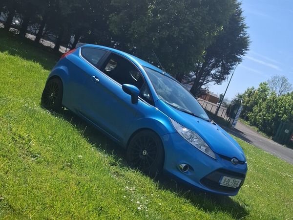 Ford Fiesta Hatchback, Petrol, 2011, Black