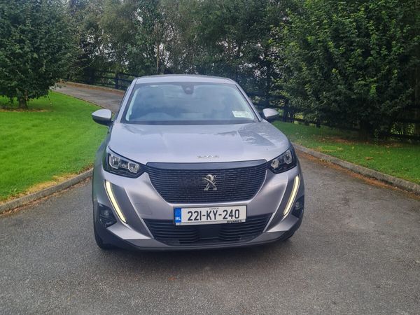 Peugeot 2008 MPV, Petrol, 2022, Grey