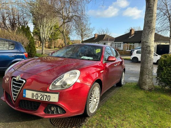 Alfa Romeo Giulietta Hatchback, Diesel, 2011, Red