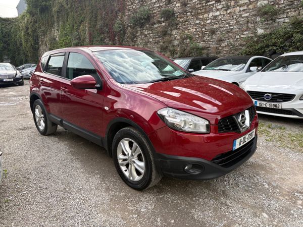 Nissan Qashqai Hatchback, Diesel, 2011, Red