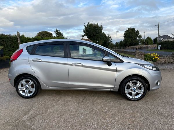 Ford Fiesta Hatchback, Petrol, 2010, Silver