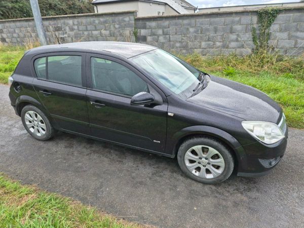 Opel Astra Hatchback, Petrol, 2009, Black