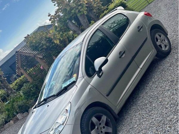 Peugeot 207 Hatchback, Petrol, 2008, Silver