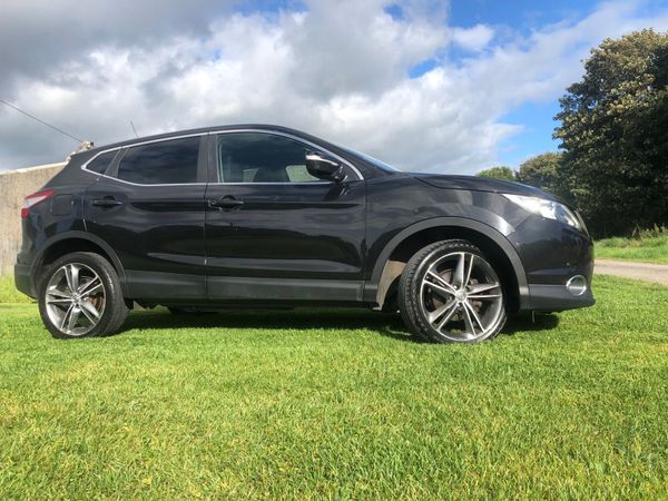 Nissan Qashqai Hatchback, Diesel, 2014, Black
