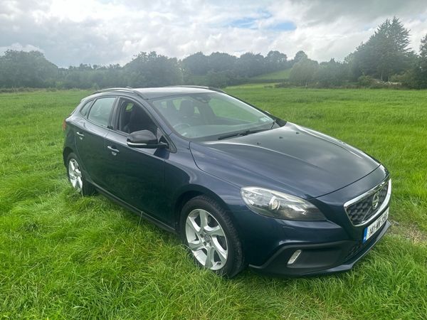 Volvo V40 Hatchback, Diesel, 2014, Blue