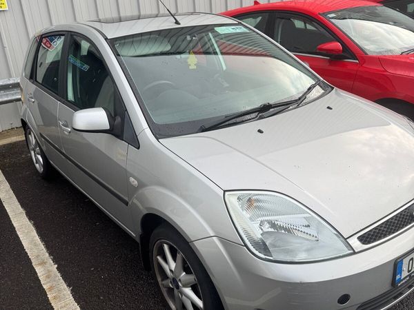 Ford Fiesta Hatchback, Petrol, 2005, Silver