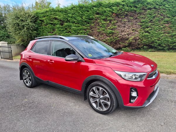 Kia Stonic Estate/Jeep, Petrol, 2018, Red