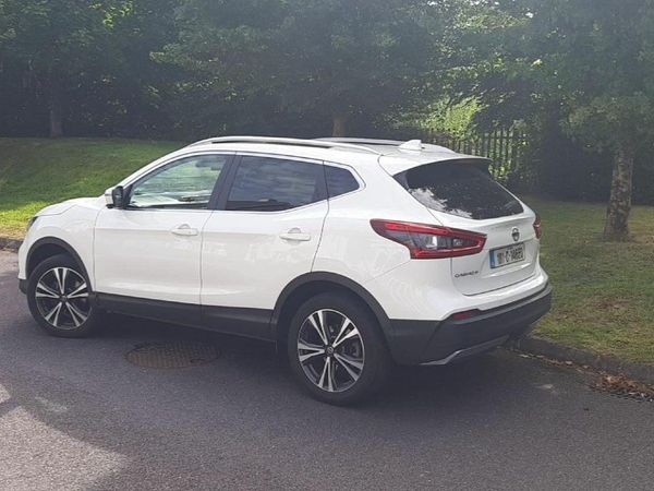 Nissan Qashqai Hatchback, Diesel, 2018, White