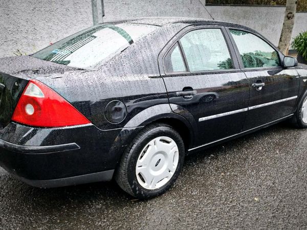 Ford Mondeo Saloon, Petrol, 2005, Black