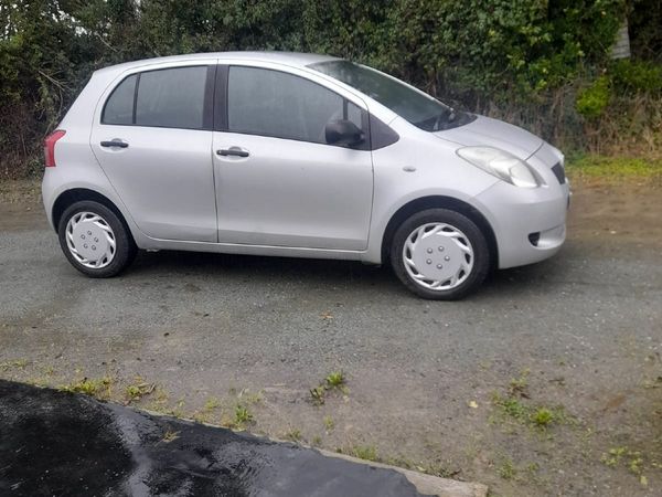 Toyota Yaris Hatchback, Petrol, 2008, Silver