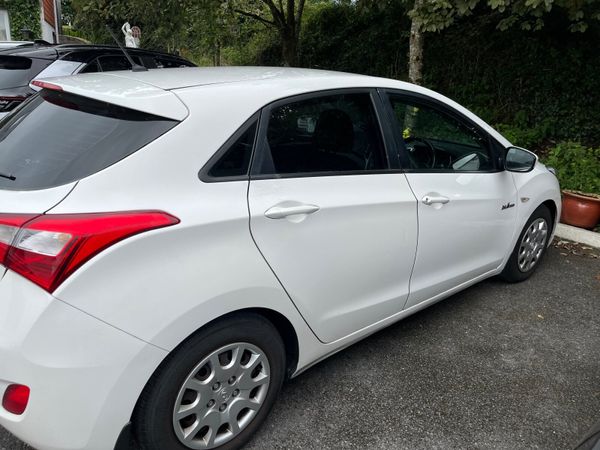 Hyundai i30 MPV, Petrol, 2013, White