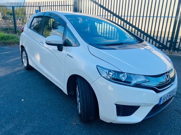 Honda Fit Hatchback, Petrol Hybrid, 2015, White