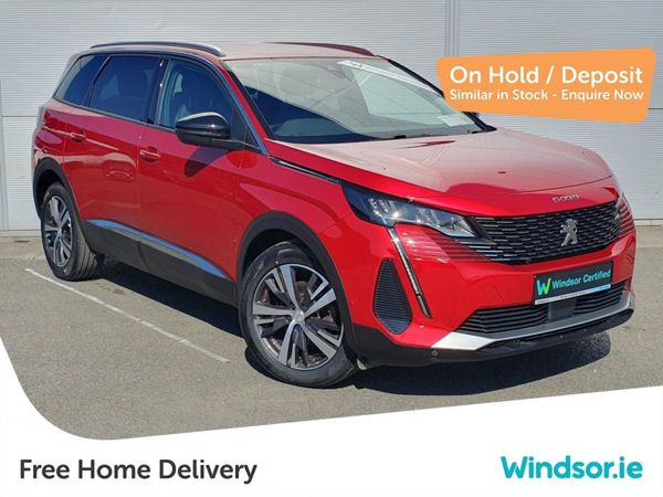 Peugeot 5008 MPV, Petrol, 2022, Red