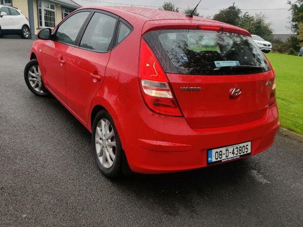 Hyundai i30 Hatchback, Petrol, 2008, Red