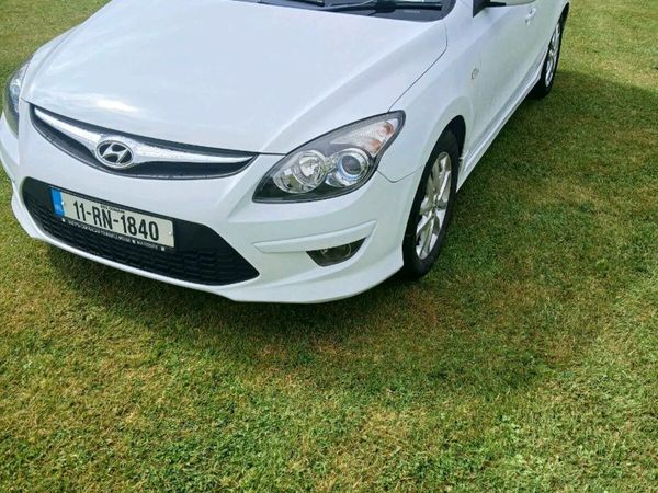 Hyundai i30 Hatchback, Diesel, 2011, White