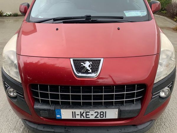 Peugeot 3008 MPV, Diesel, 2011, Red
