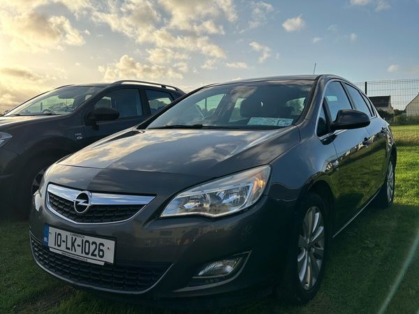 Opel Astra Hatchback, Diesel, 2010, Grey