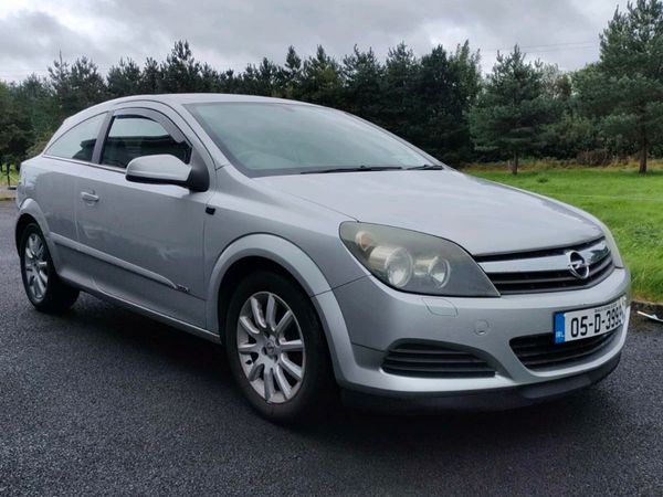 Opel Astra Hatchback, Petrol, 2005, Silver