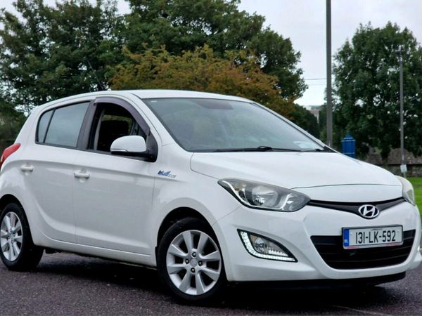 Hyundai i20 Hatchback, Petrol, 2013, White