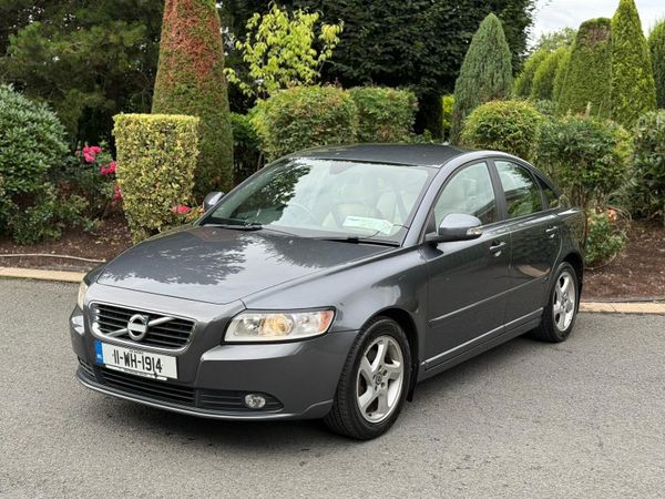 Volvo S40 Saloon, Diesel, 2011, Grey