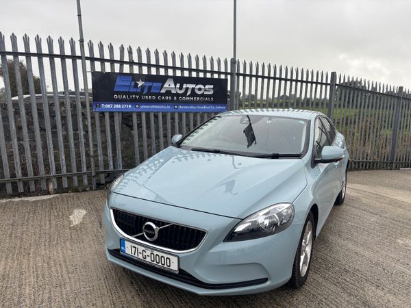 Volvo V40 Hatchback, Petrol, 2017, Blue