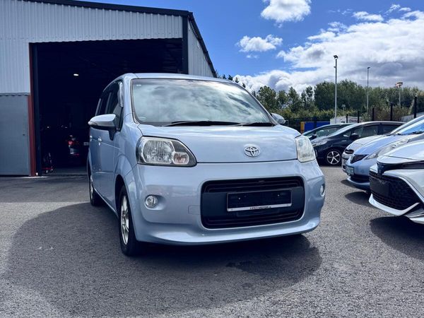 Toyota Porte Hatchback, Petrol, 2012, Blue