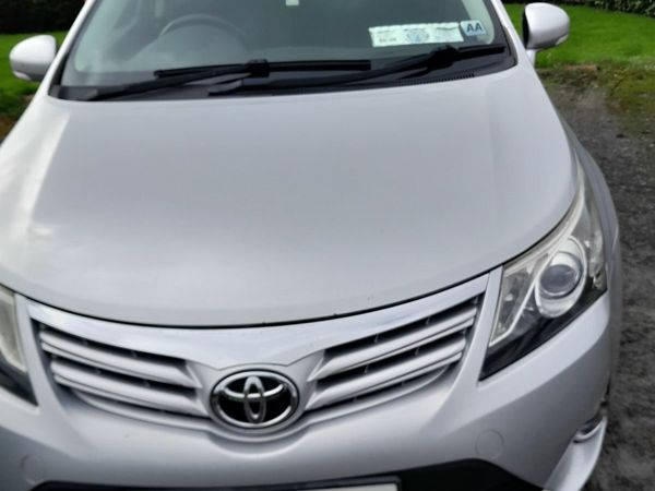 Toyota Avensis Saloon, Diesel, 2012, Silver