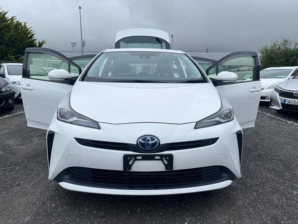 Toyota Prius Hatchback, Petrol Hybrid, 2019, White