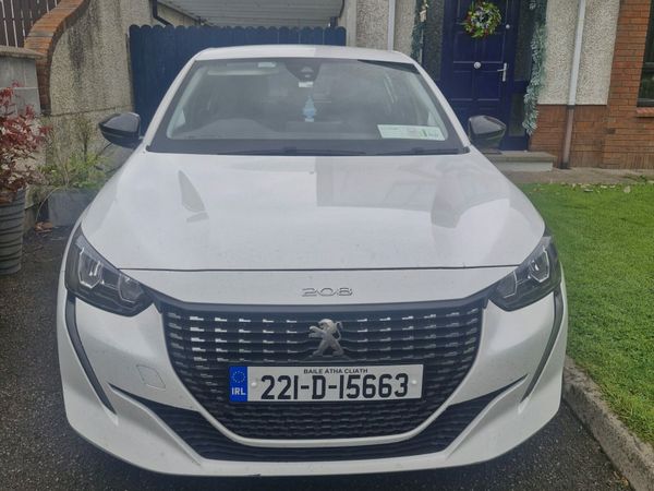 Peugeot 208 Hatchback, Petrol, 2022, White