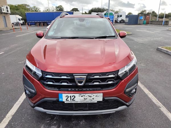 Dacia Sandero Stepway Hatchback, Petrol Gas, 2021, Red