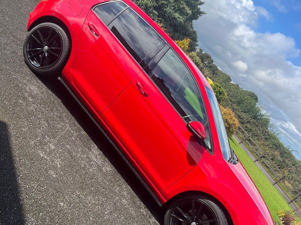 Volkswagen Golf Hatchback, Petrol, 2016, Red