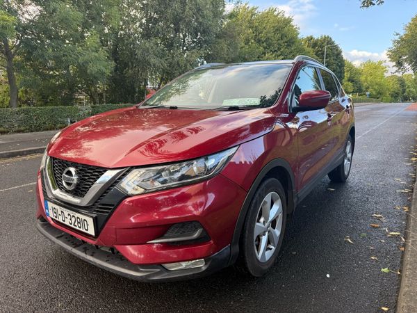 Nissan Qashqai MPV, Diesel, 2019, Red