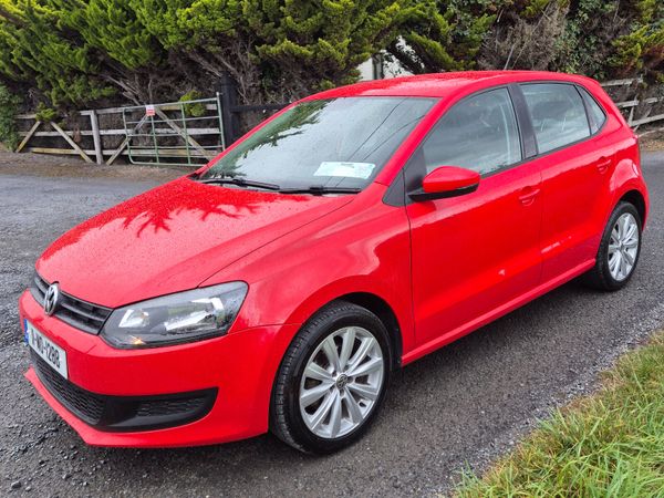 Volkswagen Polo Hatchback, Petrol, 2011, Red