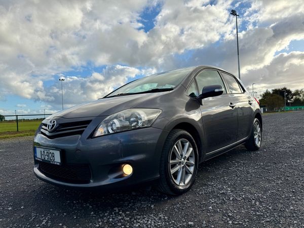 Toyota Auris Hatchback, Petrol, 2011, Grey