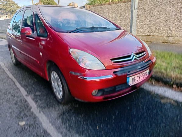 Citroen Xsara Picasso MPV, Diesel, 2010, Red