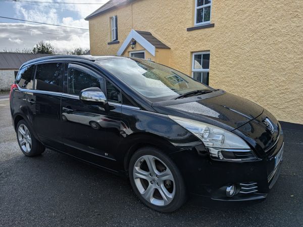 Peugeot 5008 MPV, Diesel, 2011, Black