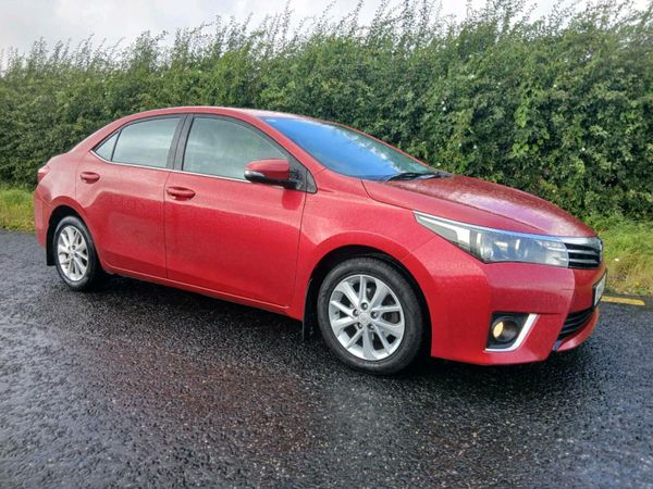Toyota Corolla Saloon, Diesel, 2013, Red