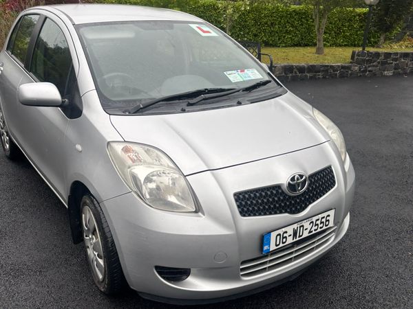 Toyota Yaris Hatchback, Petrol, 2006, Silver