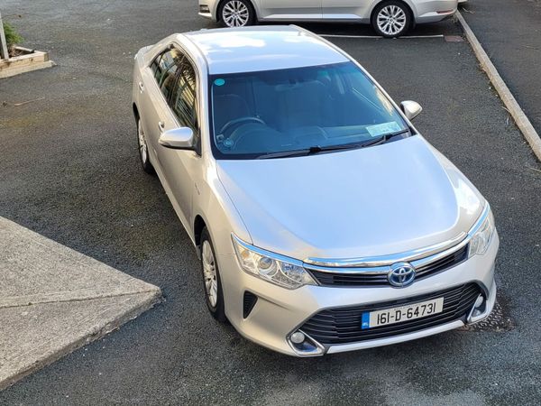 Toyota Camry Saloon, Petrol Hybrid, 2016, Silver