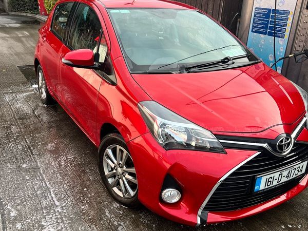 Toyota Yaris Hatchback, Petrol, 2016, Red