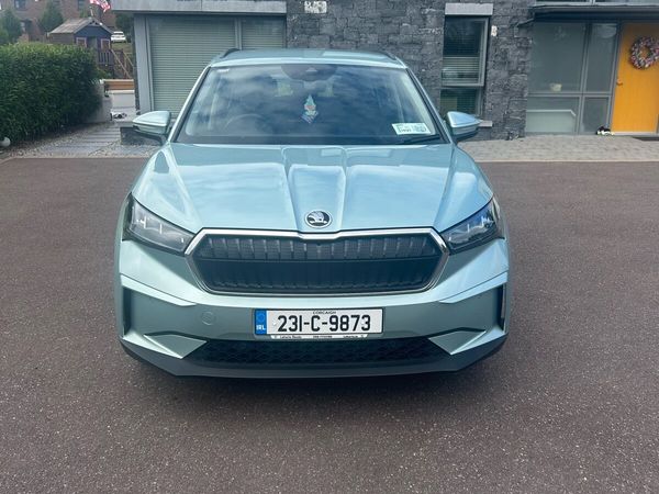 Skoda Enyaq Estate/Jeep, Electric, 2023, Grey