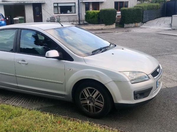 Ford Focus Hatchback, Petrol, 2005, Silver