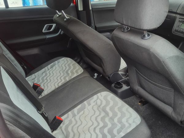 Skoda Fabia Hatchback, Petrol, 2008, Red