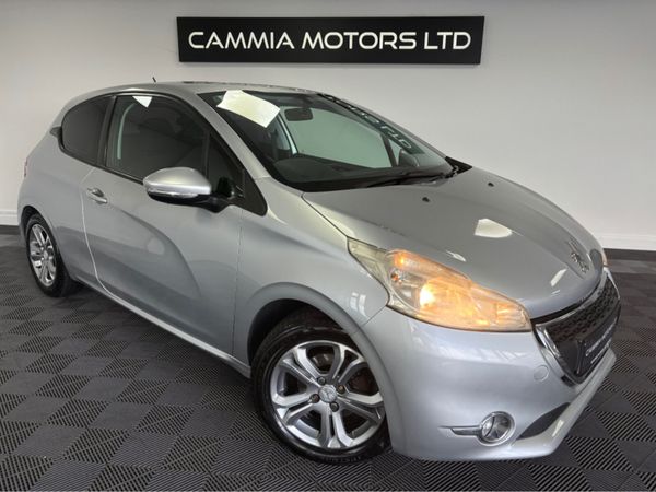 Peugeot 208 Hatchback, Petrol, 2012, Silver