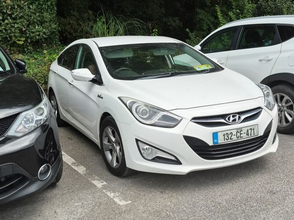 Hyundai i40 Saloon, Diesel, 2013, White