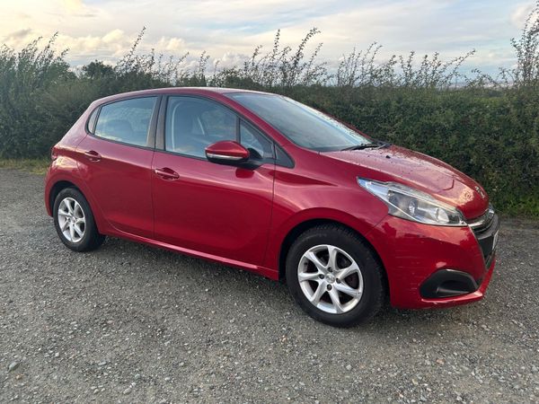 Peugeot 208 Hatchback, Petrol, 2016, Red