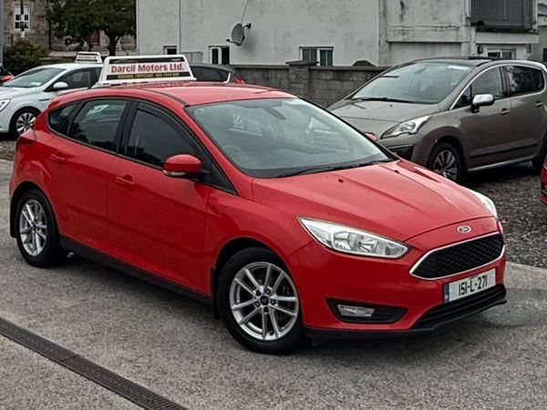 Ford Focus Hatchback, Diesel, 2015, Red
