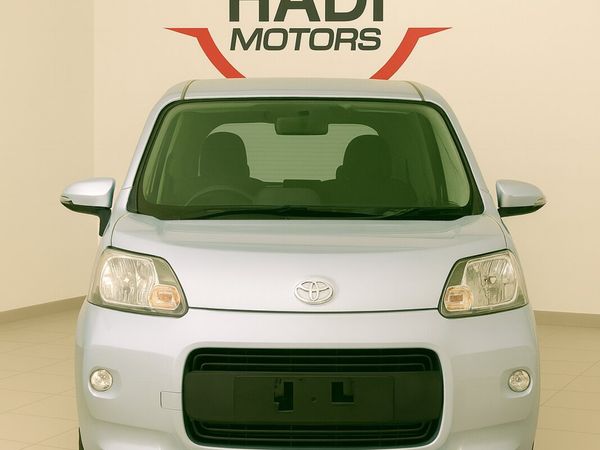 Toyota Porte Hatchback, Petrol, 2012, Blue